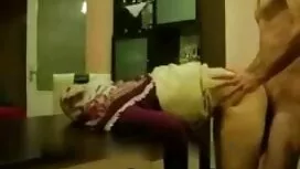 Dia berbicara di cer ...