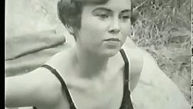 Gadis muda hitam den ...