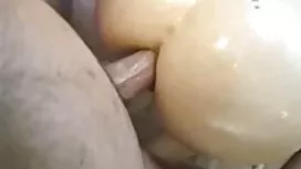 Dua polisi wanita ce ...