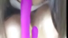 Seorang lelaki di da ...
