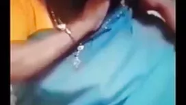 Seorang pria muka da ...